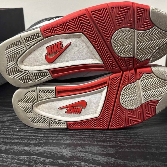 Air Jordan 4 Retro ‘Fire Red’ 2020 - Picture 7 of 7